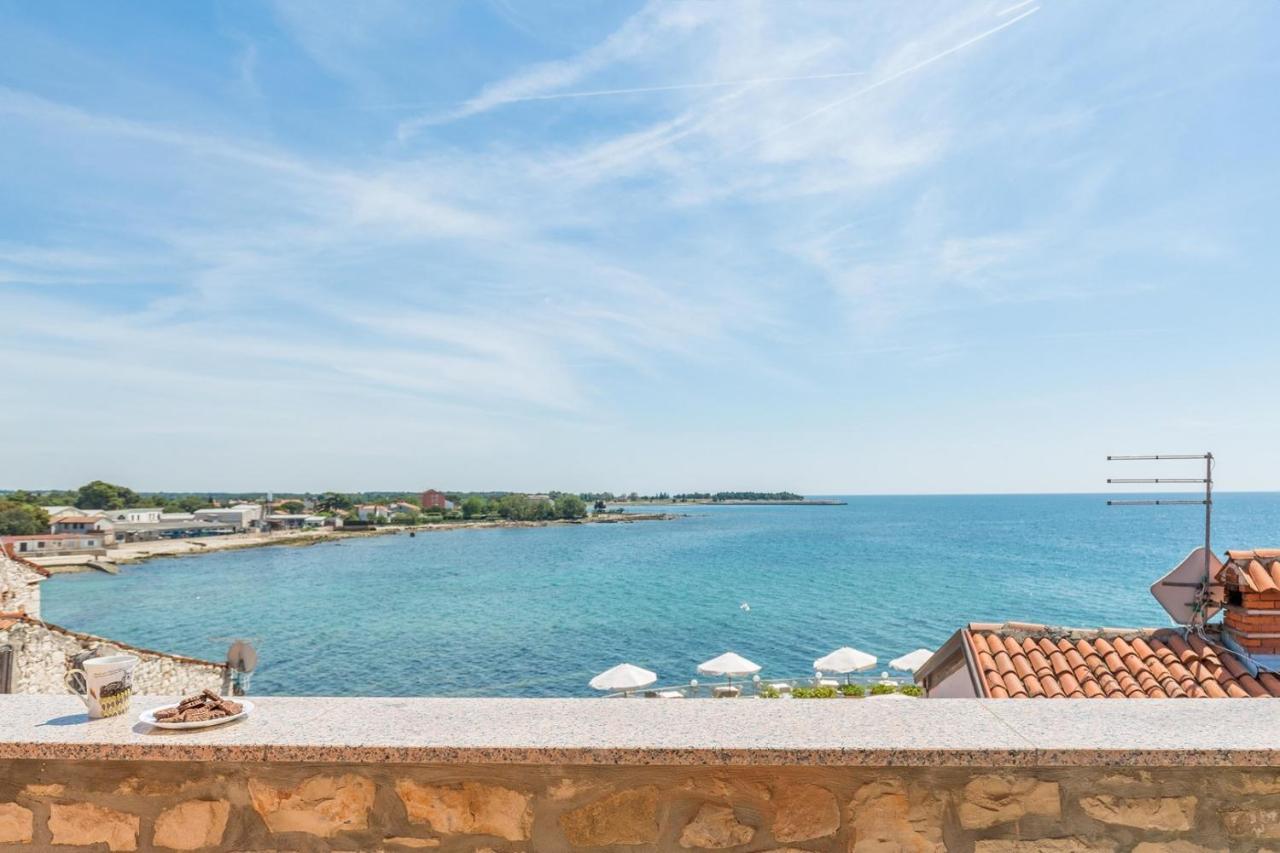 Old Town Apartments In Umag Exterior photo