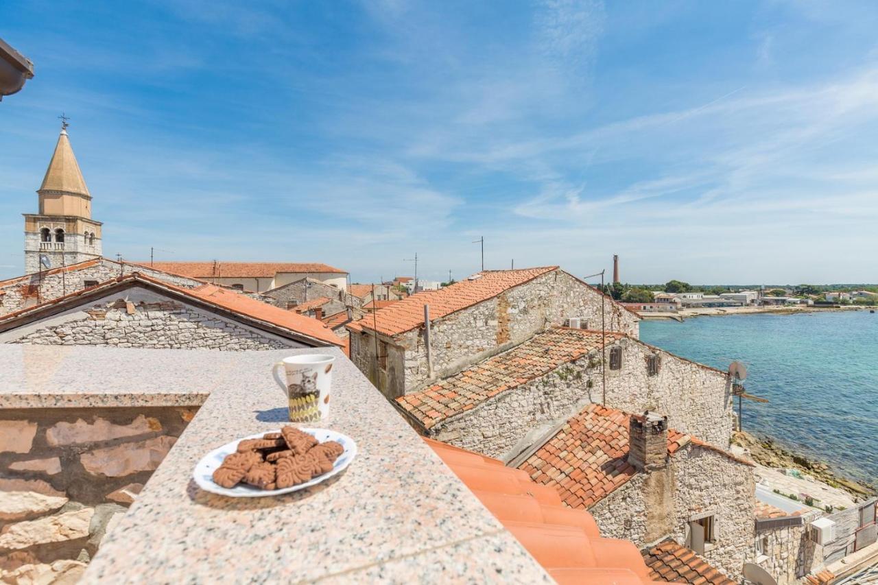Old Town Apartments In Umag Exterior photo